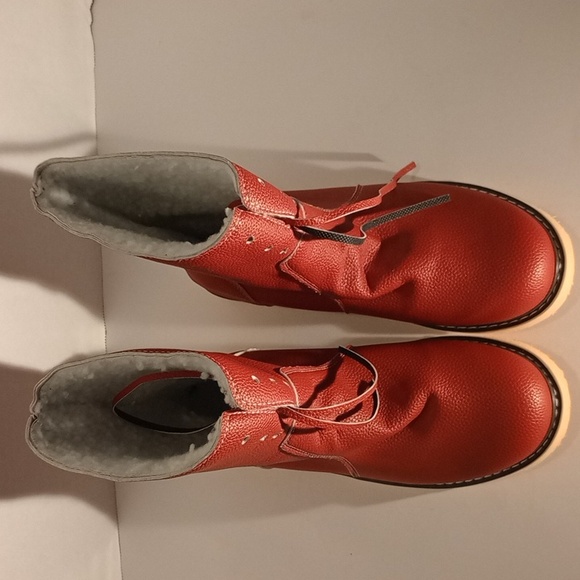 Never worn before Irish Leather  Cotton Lined Snow Boots. - Picture 2 of 6